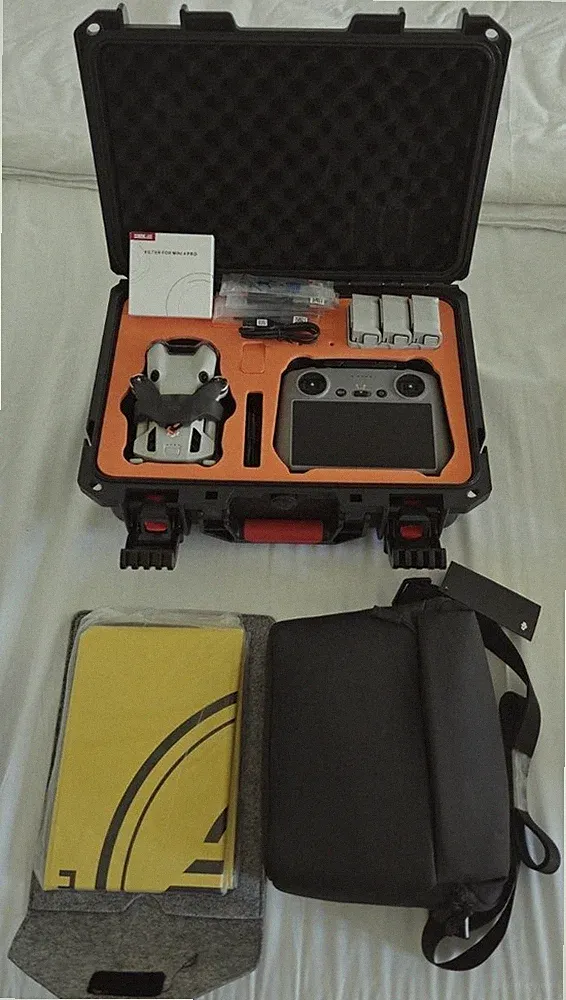DJI Mini 4 Pro Fly More Combo