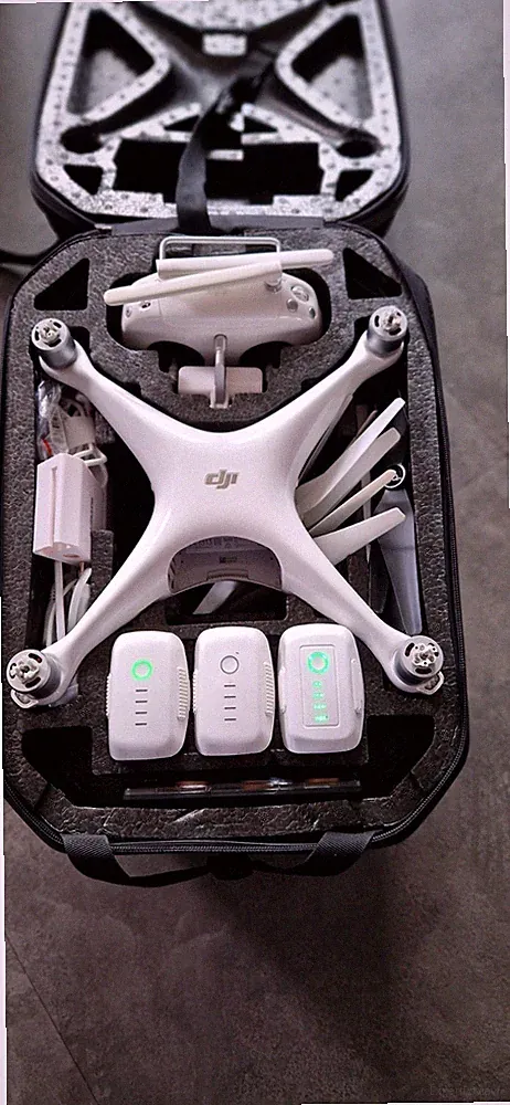 DJI Phantom 4 Pro V2.0 GPS GL300E Controller/Remote mit Display